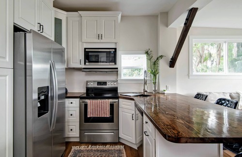 Keystone House | Lakefront Home's Separate Apartment in Odessa, Tampa, FL!