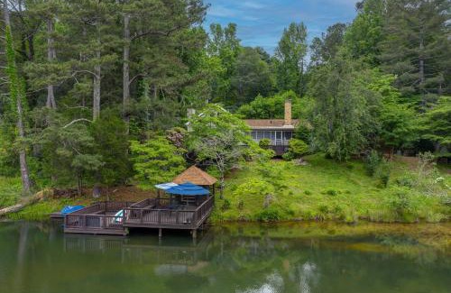 Jasper House | Lakefront Home with Private Dock - in Jasper GA