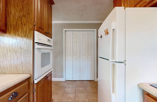 Lakeview House | Lakefront home with water view, central AC, & washer/dryer