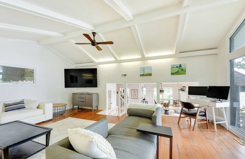 Grayslake House | Lakefront Illinois Retreat w/ Deck, Grill & Dock!