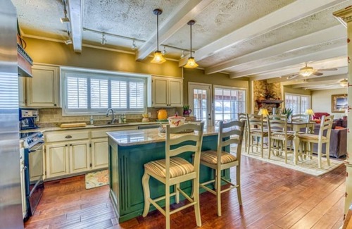 Lutts House | Lakefront Luxury Comfort Home offering Large Acreage and Privacy