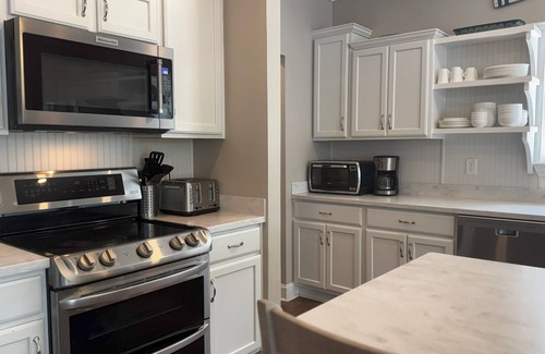 Gilbert House | Lakefront Luxury Home for Large Families on Lake Murray - Right Next to Marina