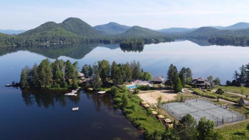 Lac Superieur Village House | Lakefront, Mountain View - 1 Bedroom Resort Suite