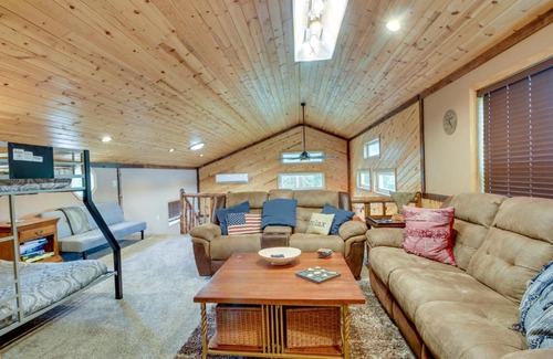 Outing House | Lakefront Outing Home Private Dock and Volleyball!