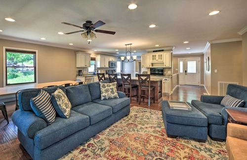 Eddyville House | Lakefront 'Rest-Ashored' Home w/Private Dock!