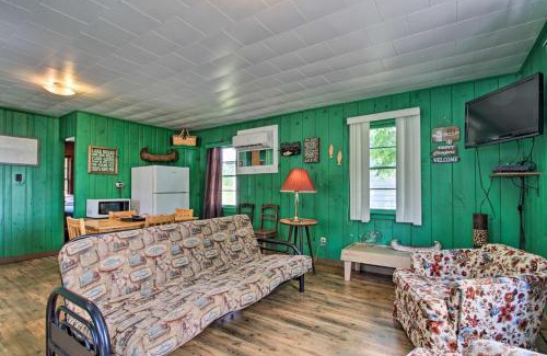 Dent House | Lakefront Retreat with Boat Rentals, Beach and Bar