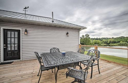 New Haven Apartment | Lakefront Studio Guest Home on Hermann Wine Trail!