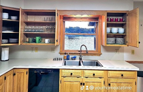 Howard House | Lakefront Sunset Family Chateau Perfect Fall or Winter Getaway!