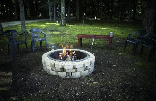 Honor House | Lakefront! Twin Birch Resort - The Loon