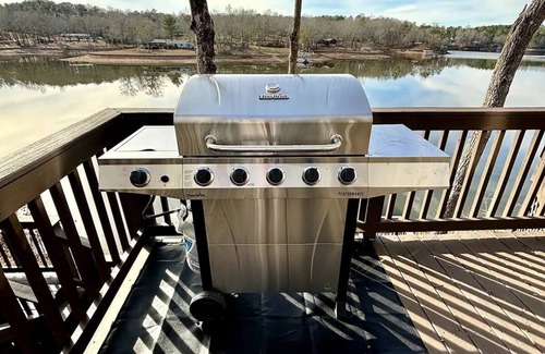 Wedowee House | Lakefront Villa 1/Dock Access