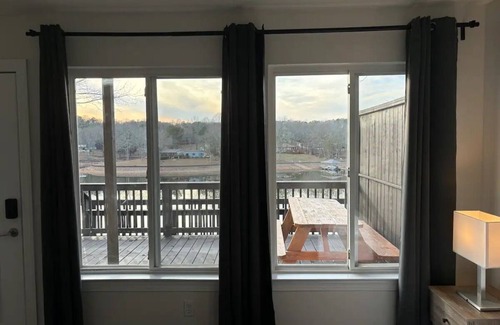 Wedowee House | Lakefront Villa 3/Dock Access