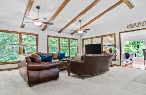 Toccoa House | Lakefront with Dock and Hot Tub