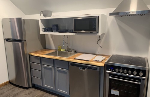 Marion House | Lakehouse property with private pool + bonus space sleeps 14