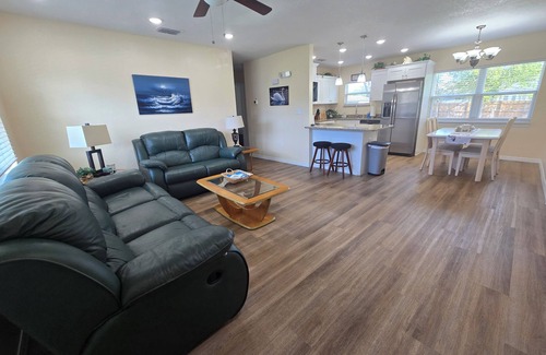Lakeland House | LAKELAND, FL SWAN CITY GET-AWAY ENTIRE HOUSE