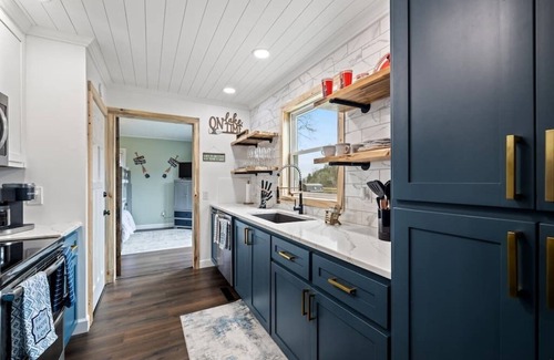 Dandridge House | LakeLife Home Your own paradise.