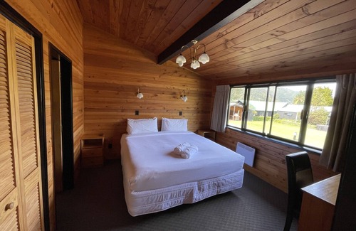 Lake Okataina Cabin | Lakes Lodge Okataina