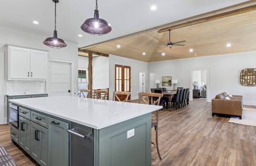 Jacksons' Gap House | Lakeshore Oasis on Lake Martin