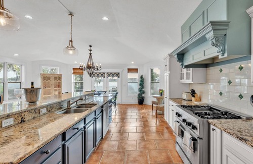 Winter Haven House | Lakeside Adventure Retreat w/Heated Pool, Fishing Dock, Game Room & Optional 1 hr Boat Cruise*