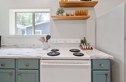 Monticello House | Lakeside Bliss: Spectacular Lake Views and Access!