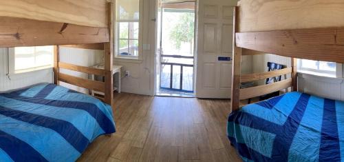 Braden River House | Lakeside Cabin for a Glamping Getaway near Tampa, Florida