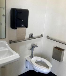 Braden River House | Lakeside Cabin for a Glamping Getaway near Tampa, Florida