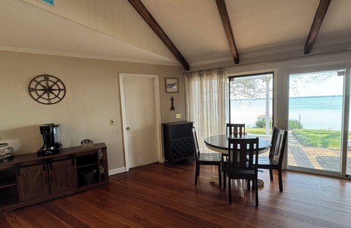 Santee House | Lakeside Charming 2-bedroom house in lovely Santee with AC, WiFi