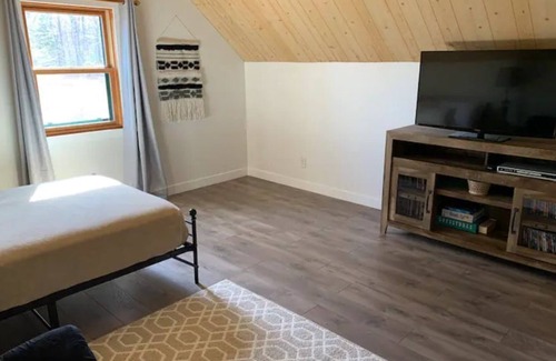 Beaver Cottage | Lakeside Cottage Where Nature and Fun Await