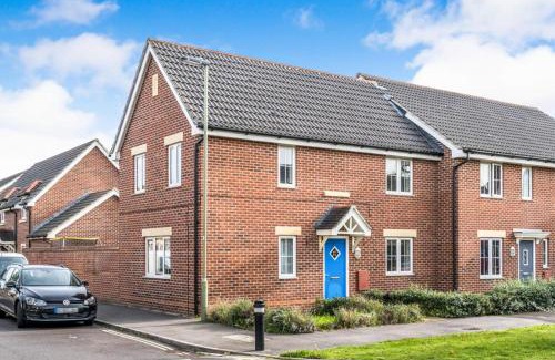 Eastleigh House | Lakeside-Dakota 3bed house 2bath parking M27 J5 Southampton Airport sleeps 6