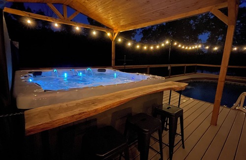 Eddyville House | Lakeside Entertainment Lodge