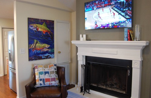 Drasco House | Lakeside house on Greers Ferry. Cozy, fun getaway.