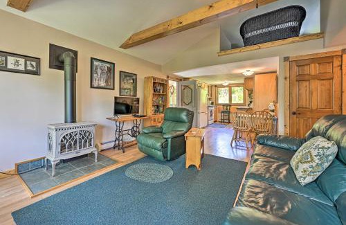 Iola House | Lakeside Iola Hideaway Stunning Nature Views