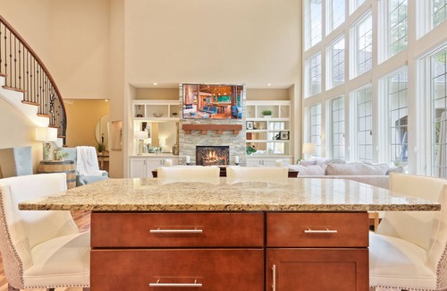 Maxwell House | Lakeside Living - Endless Paved Walking Trails