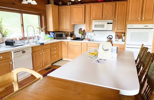 Corydon Cabin | Lakeside Log Cabin-Wedding Venue -Hunting -Fishing