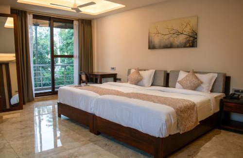 Khattalwada Hotel | LakeSide Manor