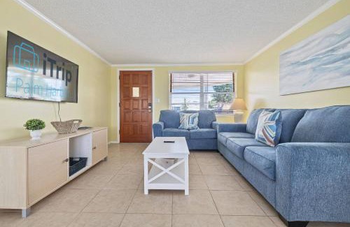 Tahitian Development House | Lakeside Paradise