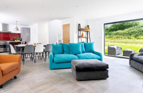 Holworth House | Lakeside property with spa on a nature reserve Bulrushes BV04