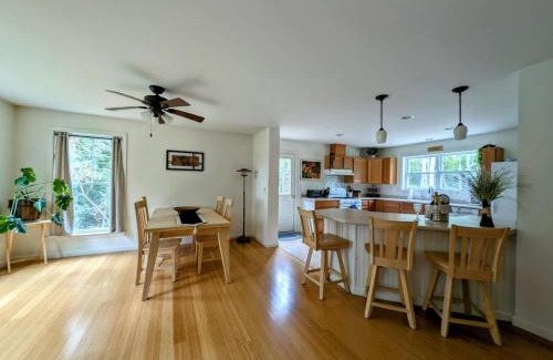 Mariaville House | Lakeside Serenity Cabin watersports Family