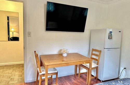 Southwest Raleigh Apartment | Lakeside Studio near a Greenway