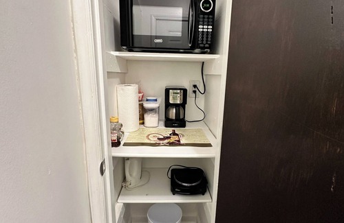 Southwest Raleigh Apartment | Lakeside Studio near a Greenway