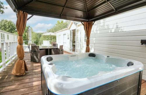 King's Lynn House | Lakeside View