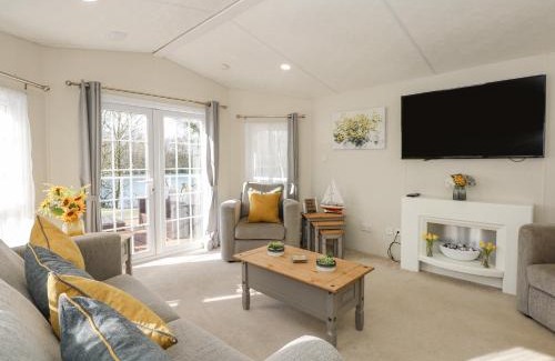 King's Lynn House | Lakeside View