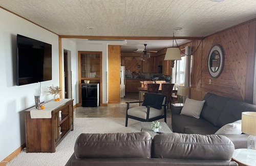 Devils Lake House | "Lakeview" 5 Bed-2 Bath Hovde Resort