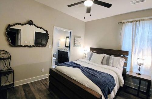 Mid America House | Lakeview B - 10 Minutes to Oaklawn Racing & Gaming