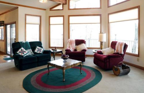 Waynesville House | Lakeview on the Links