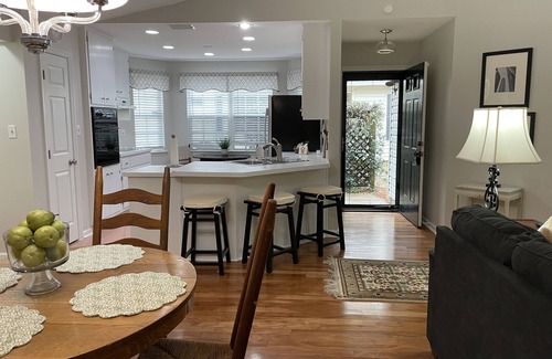 Thomasville House | Lakeview Privacy in the Heart of Thomasville