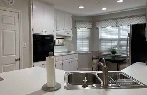 Thomasville House | Lakeview Privacy in the Heart of Thomasville