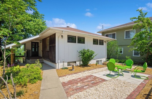 Miller Beach House | Lakeview Retreat—Modern 4BR Steps to Beach, Chefs Kitchen, Fire Pit, Terraces!