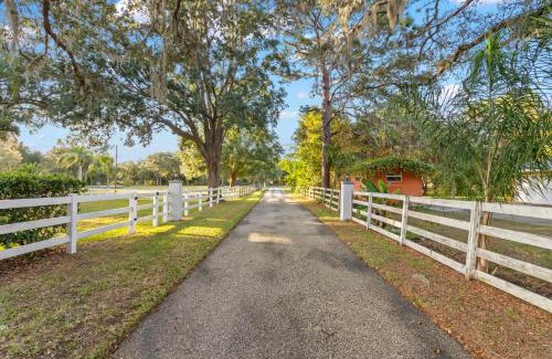 Port Richey House | Lakeview Retreat: Perfect for Events or just relax