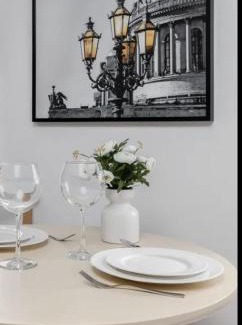 Pozniaky Apartment | Lakeview Stay