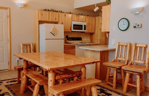 Puposky Villa | Lakeview Villa on Big Turtle Lake - Prime Fishing Location